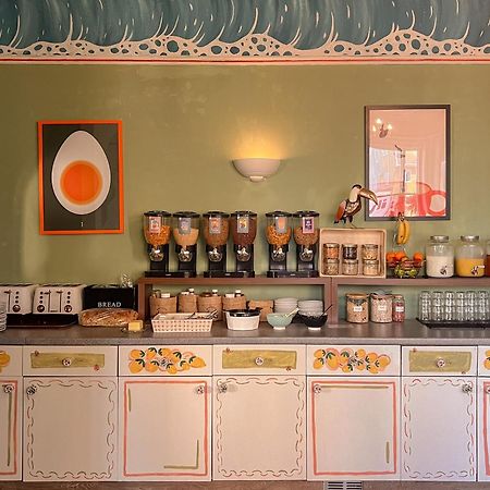 The Sheldon B&B - Free Private Parking Eastbourne Bagian luar foto
