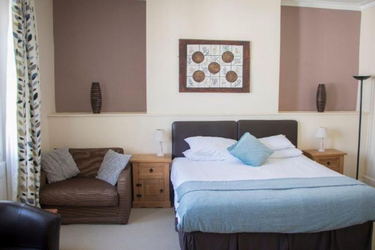 The Sheldon B&B - Free Private Parking Eastbourne Bagian luar foto