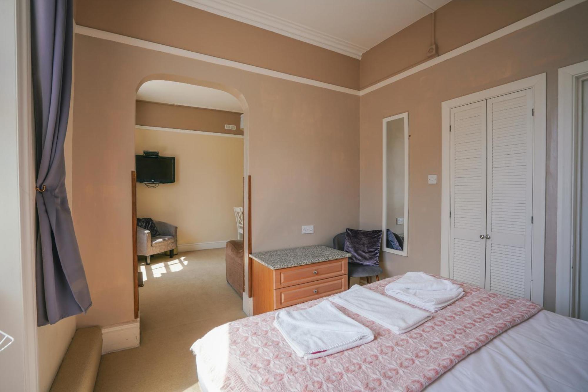 The Sheldon B&B - Free Private Parking Eastbourne Ruang foto
