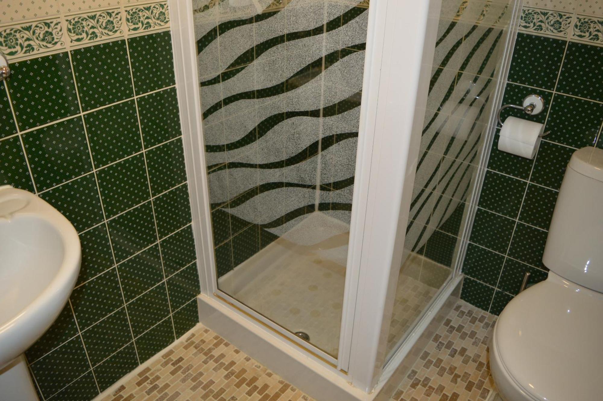 The Sheldon B&B - Free Private Parking Eastbourne Bagian luar foto