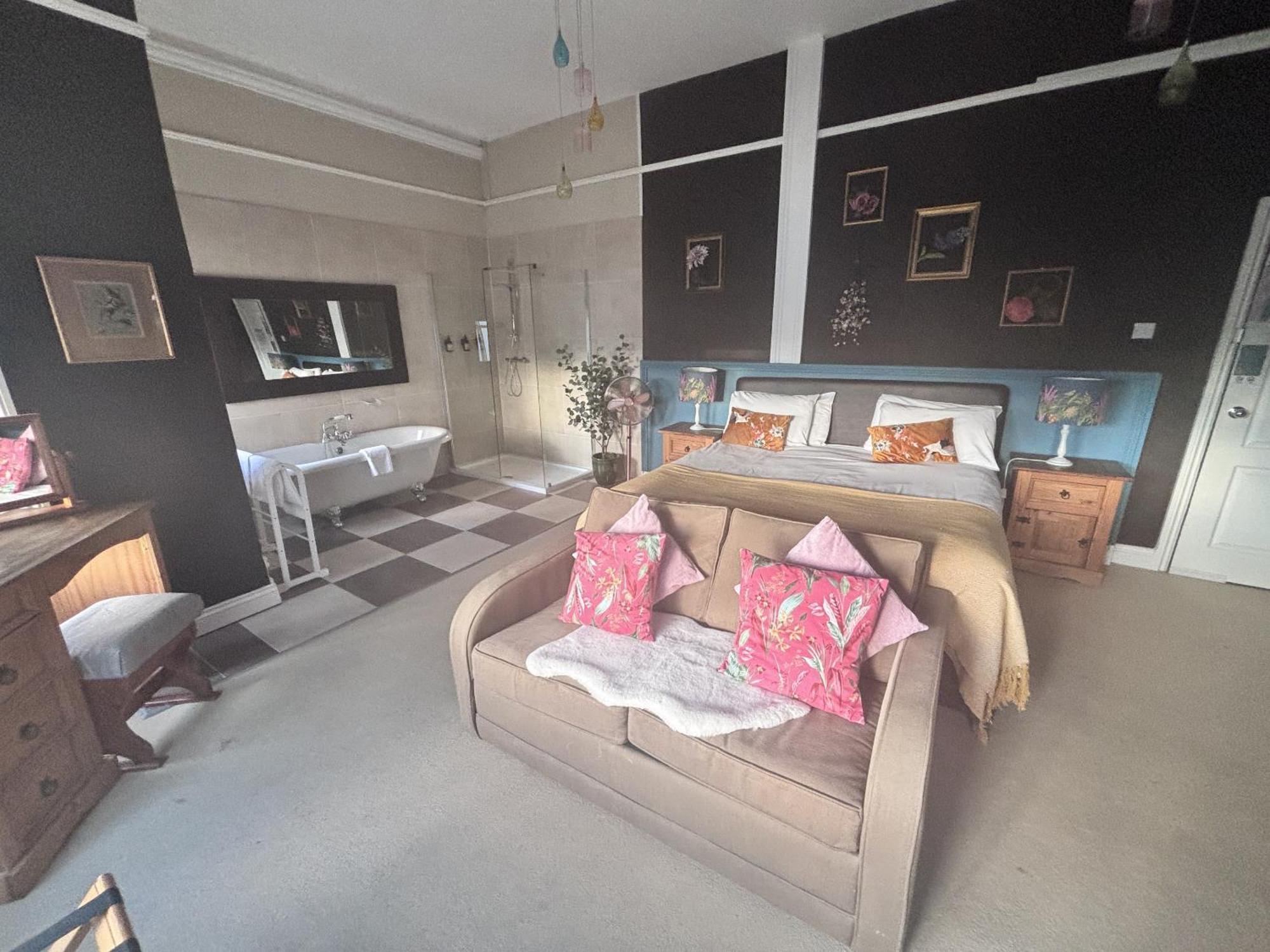 The Sheldon B&B - Free Private Parking Eastbourne Bagian luar foto