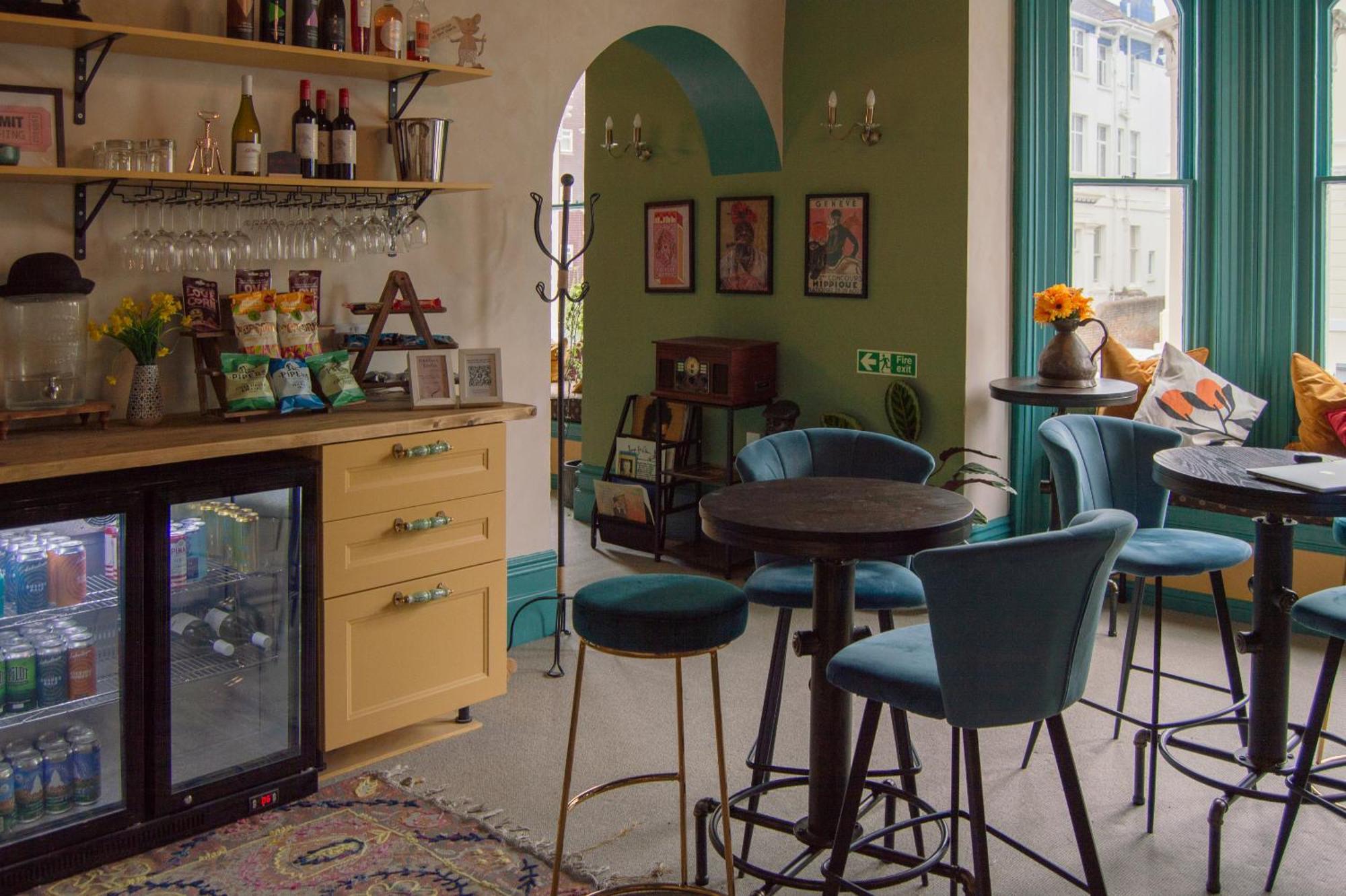The Sheldon B&B - Free Private Parking Eastbourne Bagian luar foto