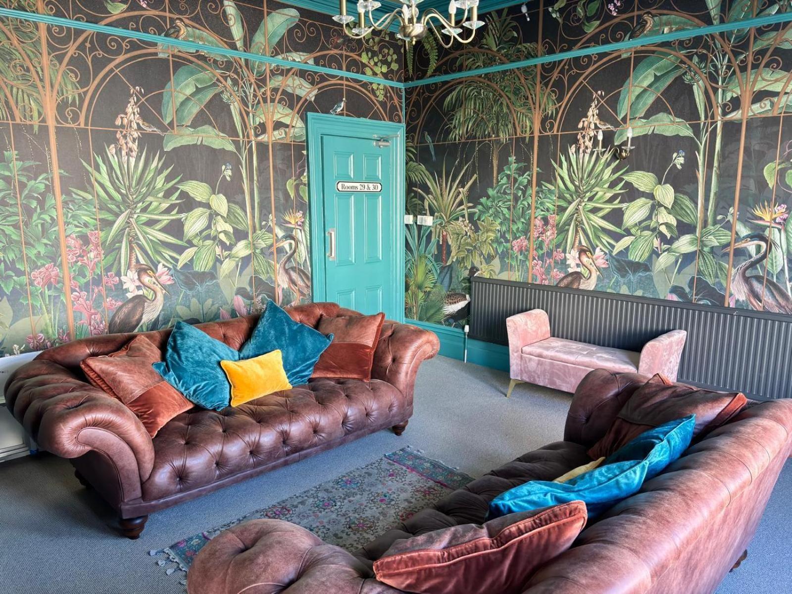 The Sheldon B&B - Free Private Parking Eastbourne Bagian luar foto