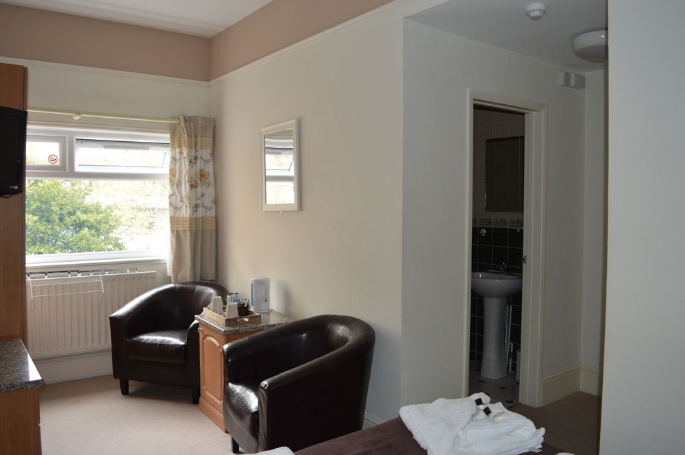 The Sheldon B&B - Free Private Parking Eastbourne Bagian luar foto