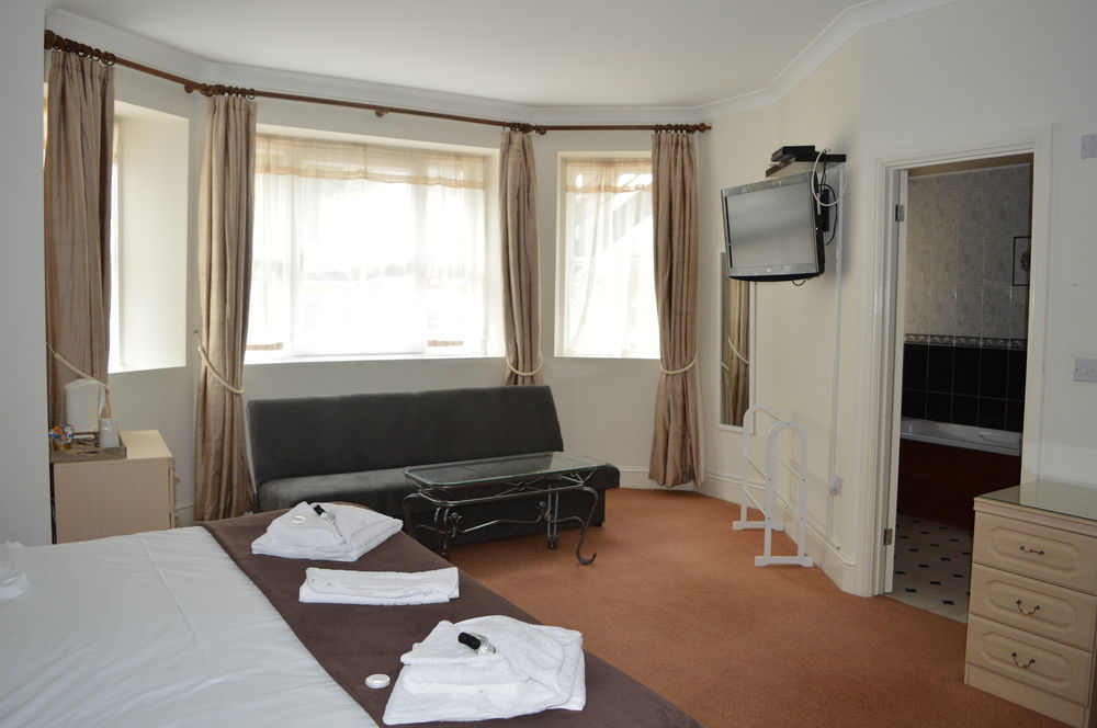 The Sheldon B&B - Free Private Parking Eastbourne Bagian luar foto