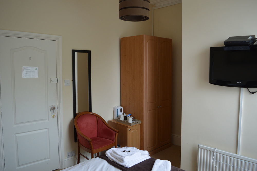 The Sheldon B&B - Free Private Parking Eastbourne Bagian luar foto